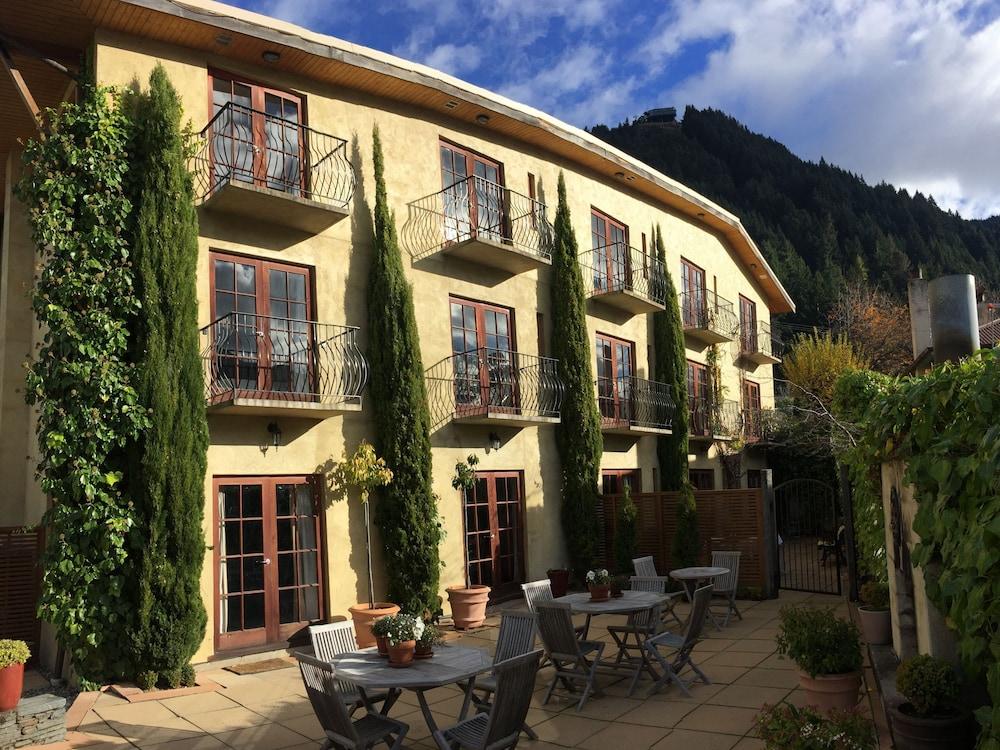 Browns Boutique Hotel Queenstown Exterior photo