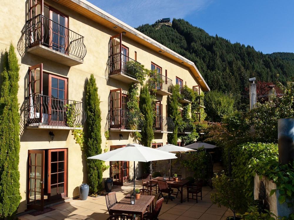 Browns Boutique Hotel Queenstown Exterior photo